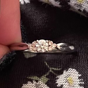 Tiffany & Co. Harmony white Diamond & Fancy Pink Diamond Side Stone Ring